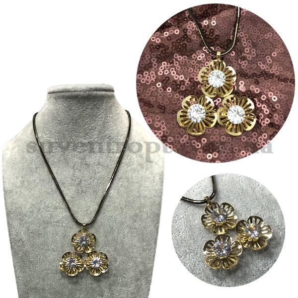 Ожерелье на шею три цветочка треугольник