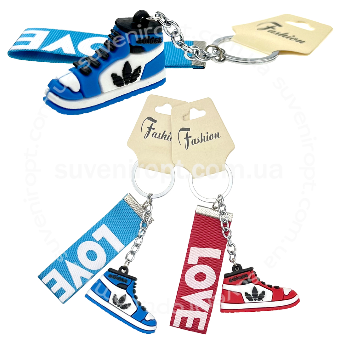 Брелок в упаковці макет кросівкі зі стрічкою LOVE (12)