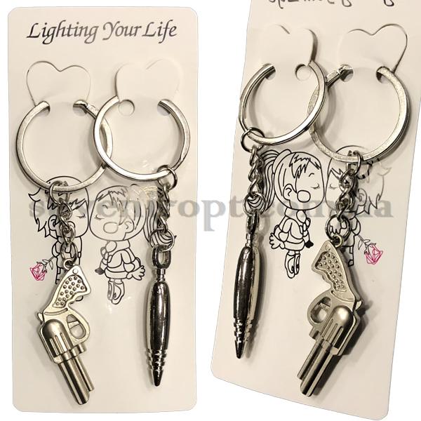 Брелки парный  револьвер и пуля (12)