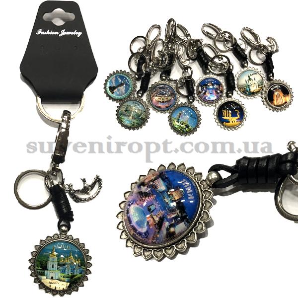 Брелок в упаковке  Киев  стекло кожа круглый в сердцах  (12)